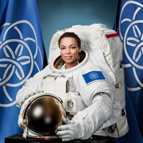 Earth Flag Astronaut2 c065161d 1959 48e9 9c00 4aea7ff0ce37