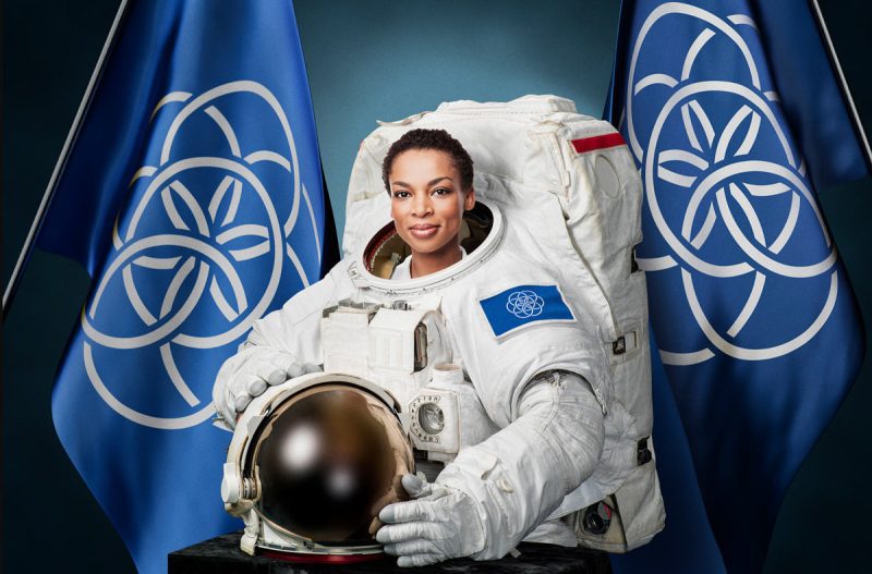 Earth Flag Astronaut2 c065161d 1959 48e9 9c00 4aea7ff0ce37